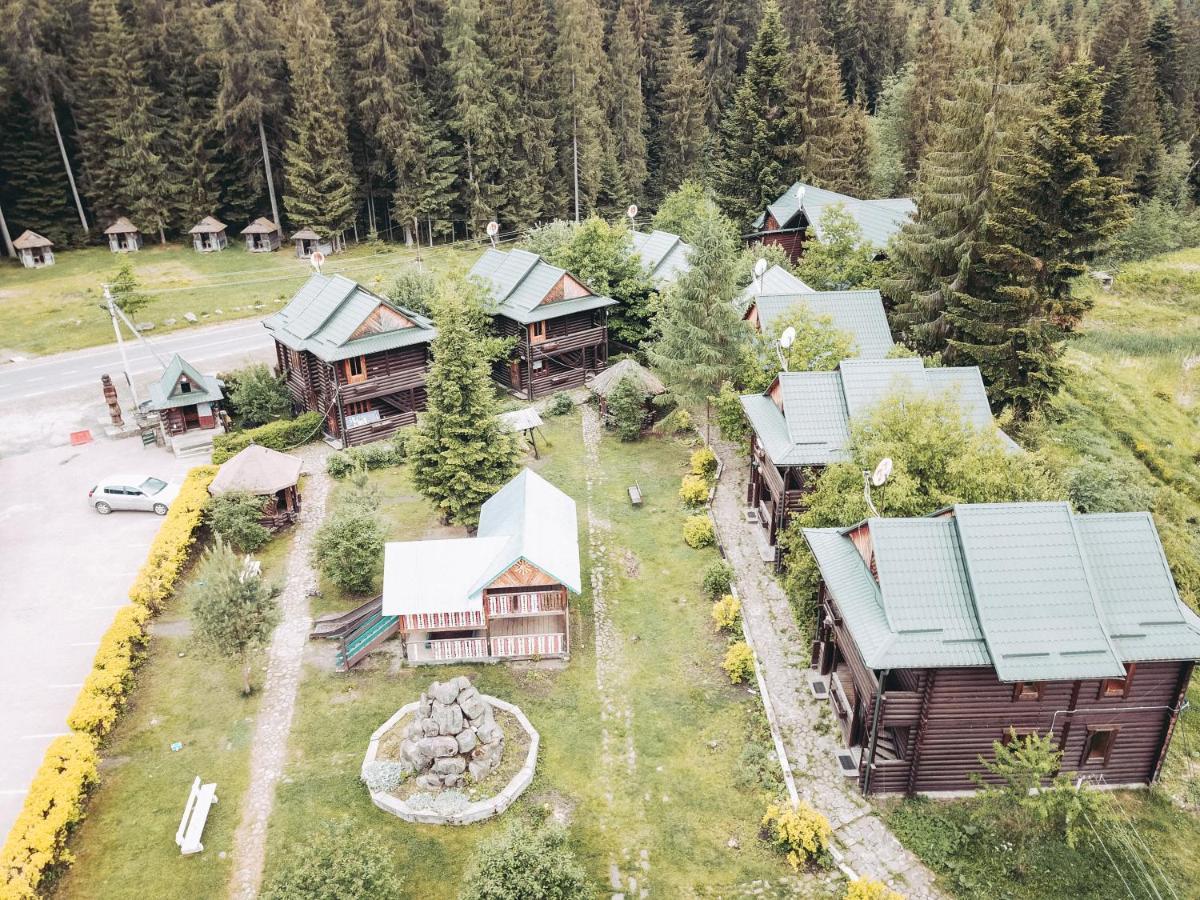 Kermanich Hotell Vorochta Exteriör bild